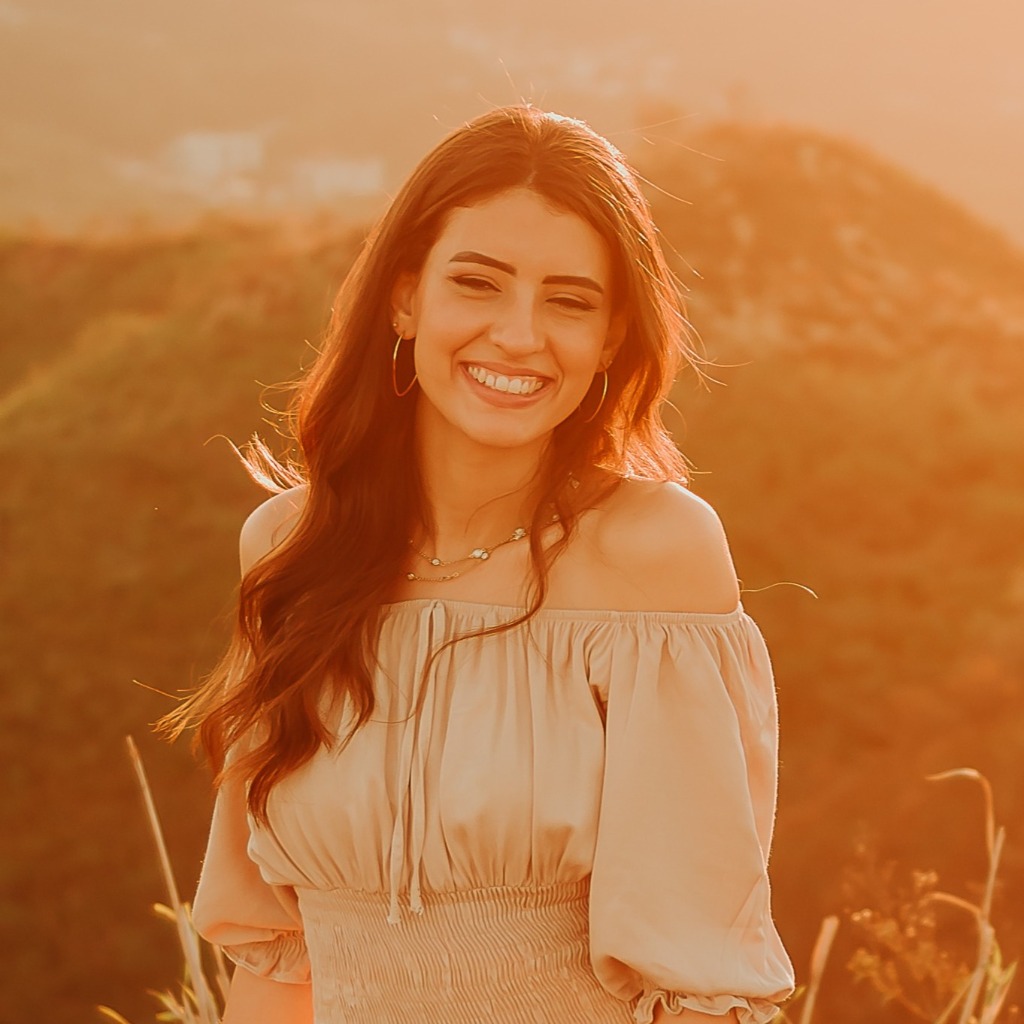 Ester Figueiredo ao pôr do sol